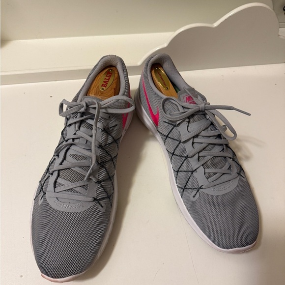 Nike Flex Fury 2 Womens Sz 12
Gray Pink Green Running Training
Athletic Shoes - Picture 2 of 12